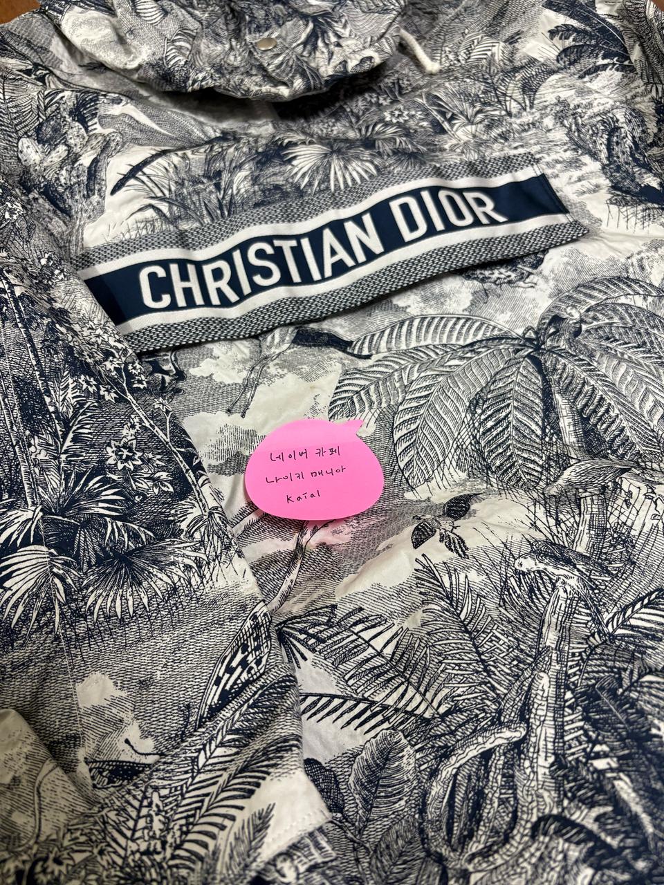 S 디올 트왈드주이 후즈 아노락