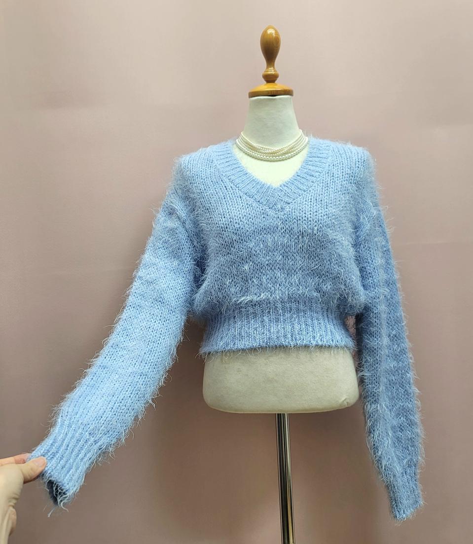 소라 브이넥 퍼 니트