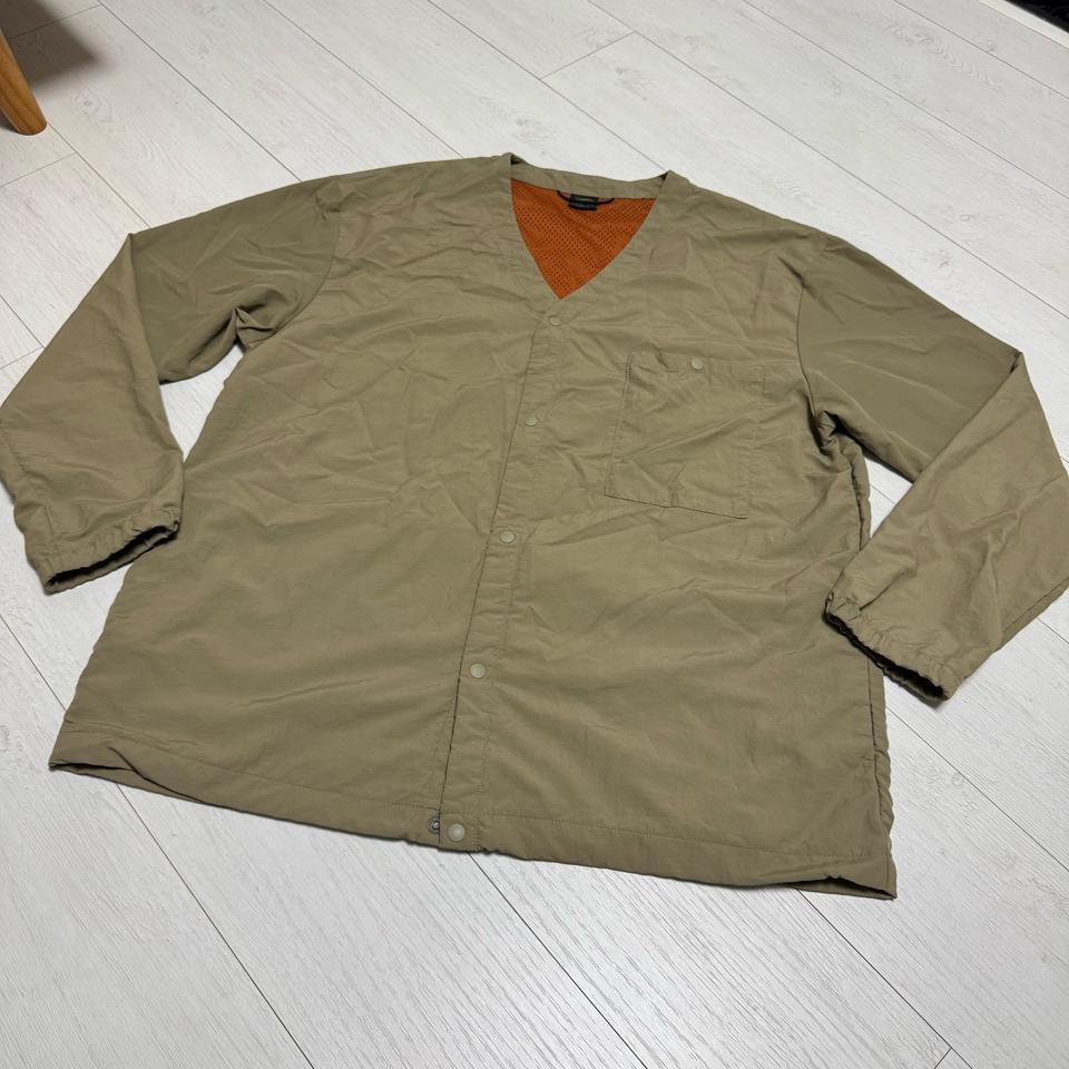 Find-Out 파인드아웃 나일론 브이넥자켓