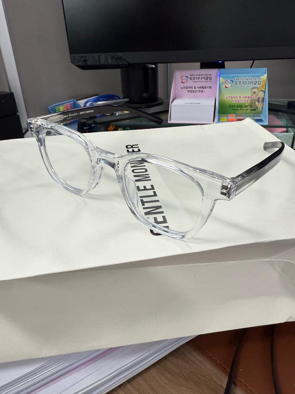 [단순 개봉 새제품]  젠틀몬스터 마르지엘라 mm010-c1 클리어