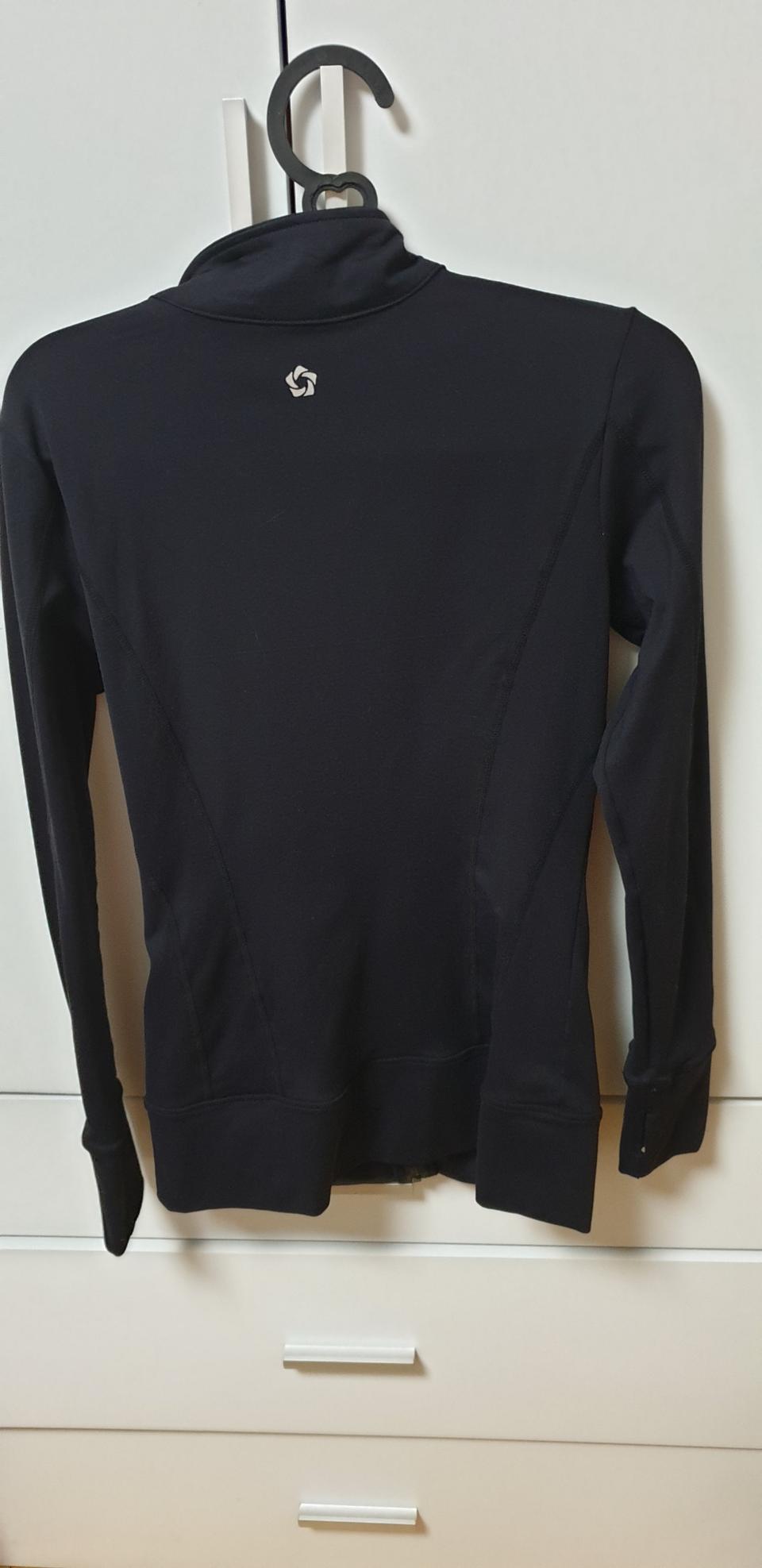 뮬라웨어 집업자켓