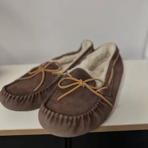 남성 어그 Ugg 모카신 280 두 개