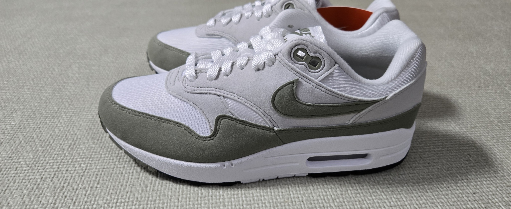 나이키 에어맥스1 내츄럴 그레이 240사이즈