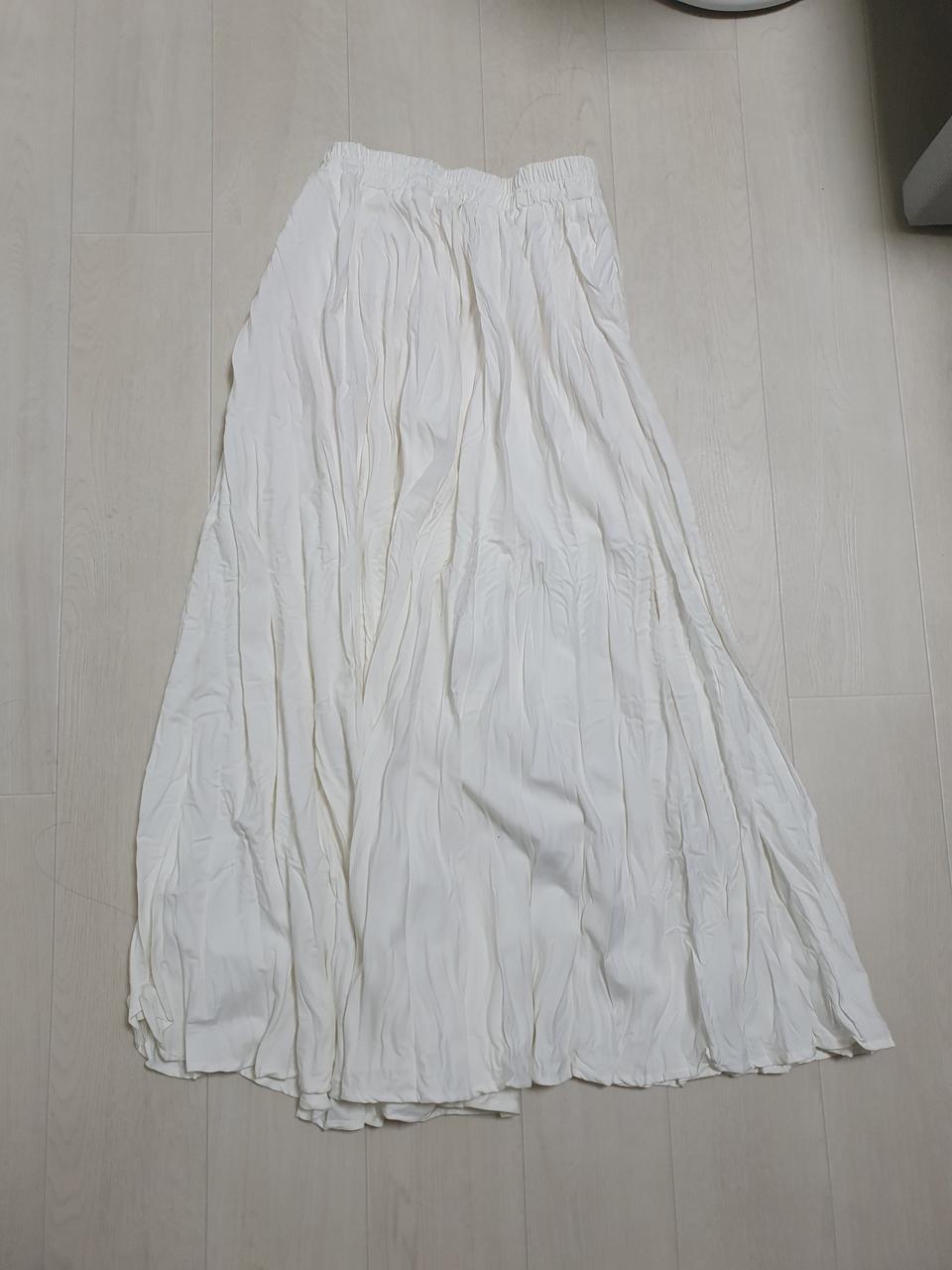 화이트 롱스커트 치마