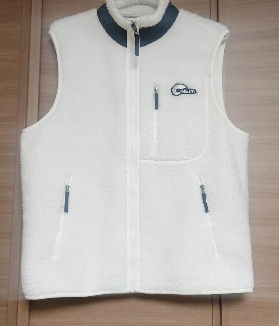 네파 아이보리 뽀글이 조끼