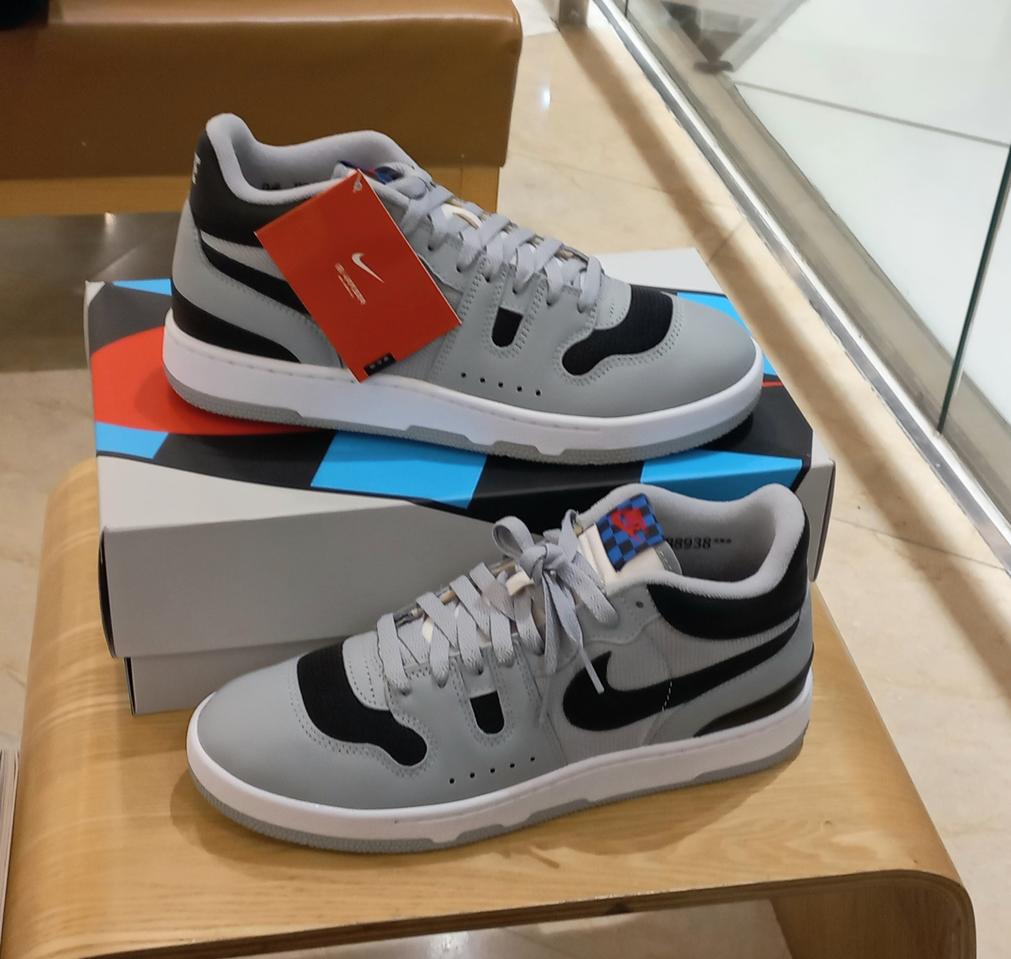 나이키 맨스 ATTACK QS 캐쥬얼 운동화 270 사이즈