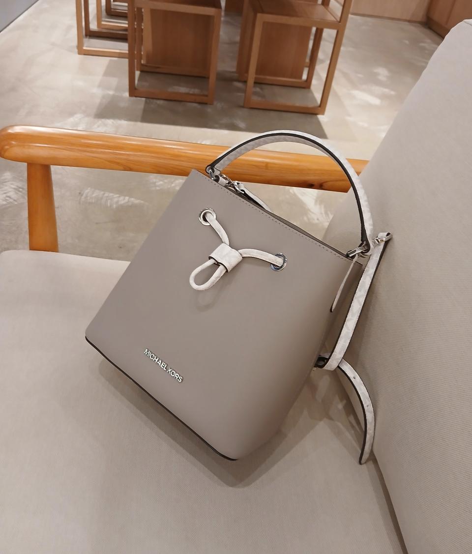 마이클코어스 정품 크로스백