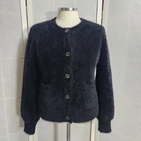 게스 여성자켓 보석단추 벌룬소매 가디건