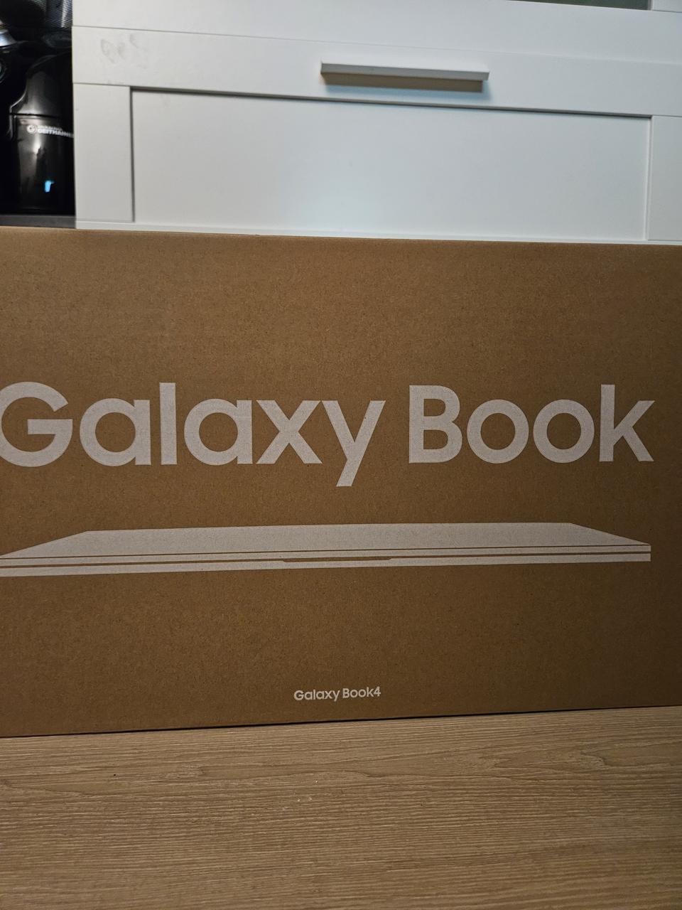 미개봉 갤럭시북4 A31A 노트북판매합니다!(i3, 16GB, 256GB