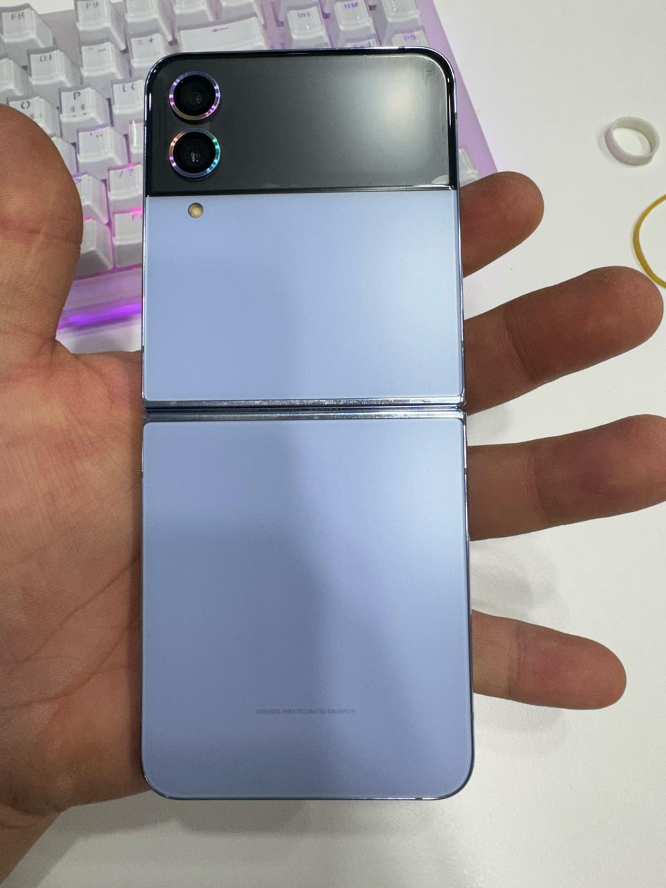 갤럭시 z플립4 512g 블루 색상 팝니다