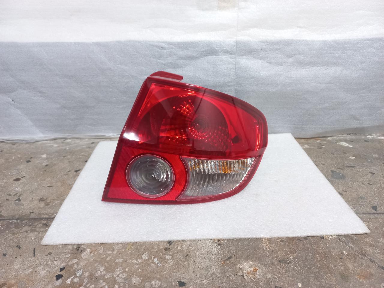 클릭 조수석 후미등