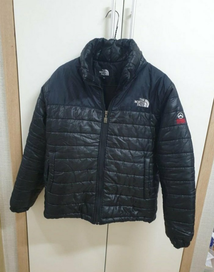 노스페이스 여성 블랙 경량패딩800 사이즈90(55)
