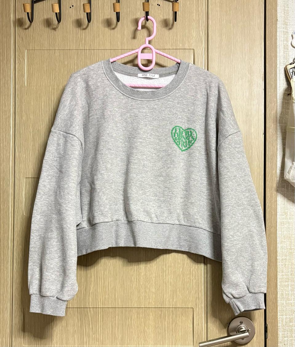 하트레터링 루즈핏 세미크롭 기모맨투맨