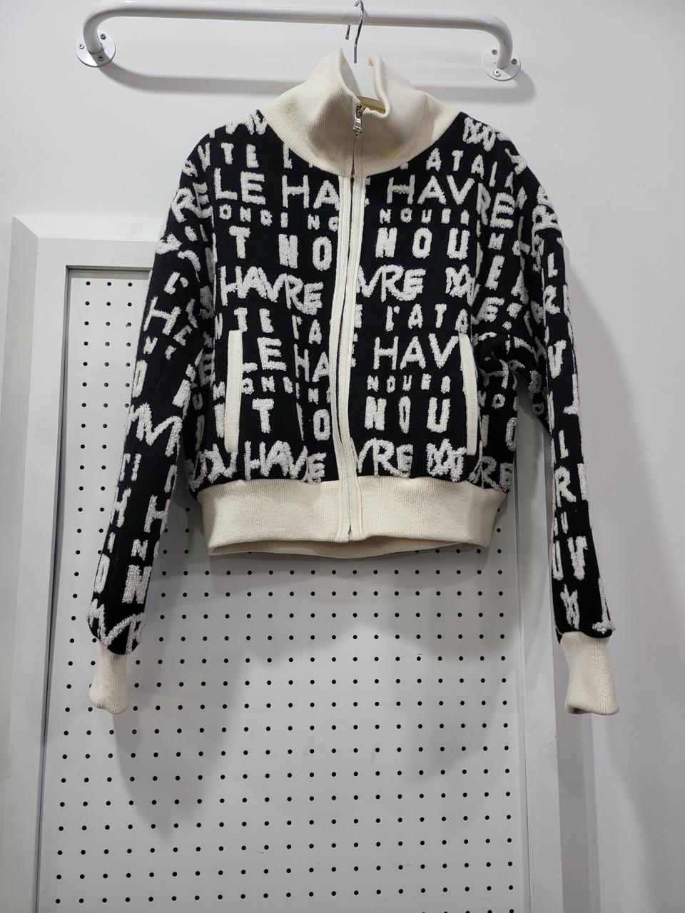 오즈세컨 여성 울 레터링 니트 집업 가디건