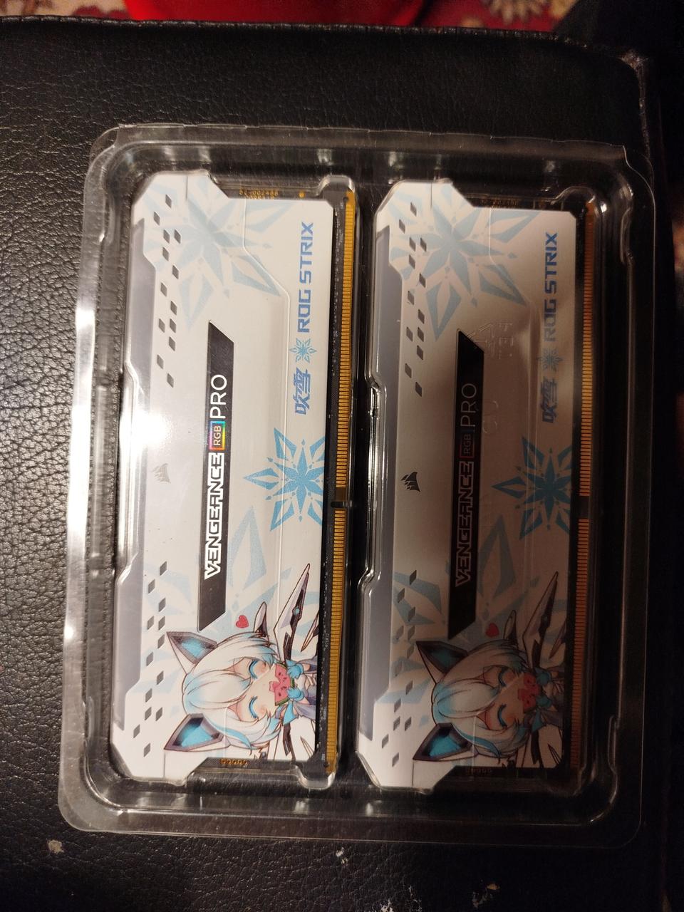 CORSAIR  VENGEANCE RGB XMP DDR4 3200 32G