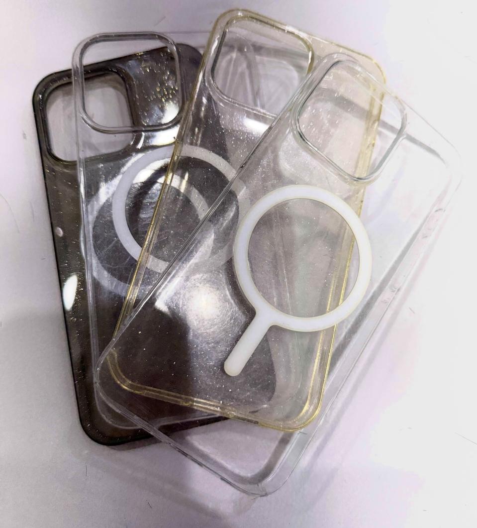 아이폰 15프로 맥스 맥세이프 케이스 4개(사용감있음)