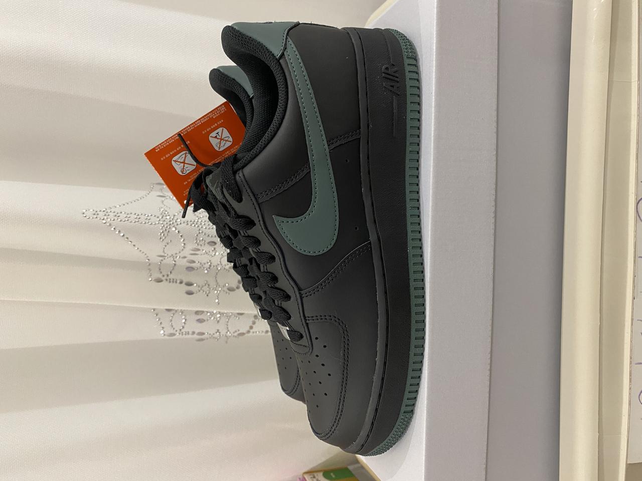나이키 에어포스 블랙 빈티지그린로고 270