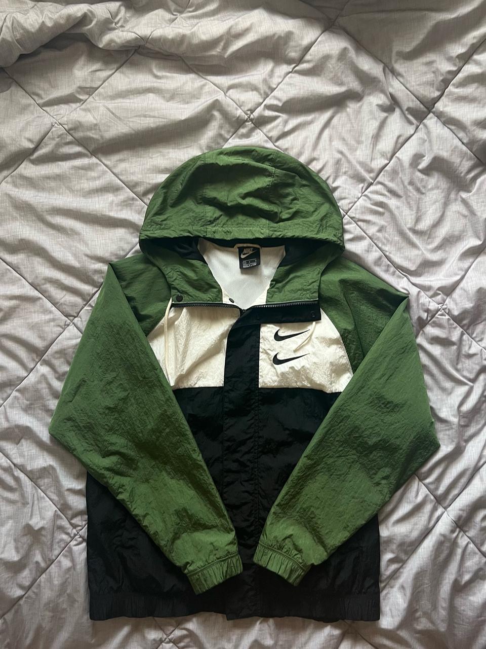 나이키 더블스우시 우븐후드 바람막이 L / 케이 바람막이