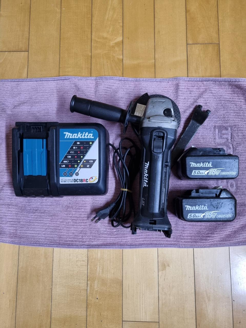 마끼다그라인더