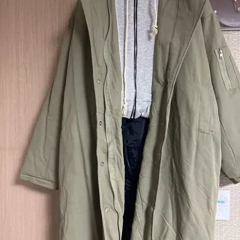 새상품 후드레이어드야상