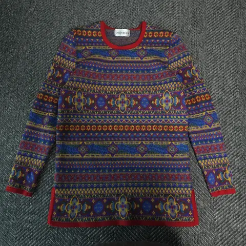 입생로랑 패턴 니트