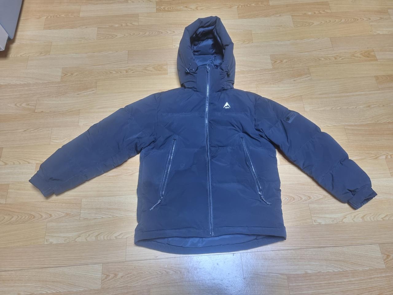 정품 네파 패딩 팝니다.