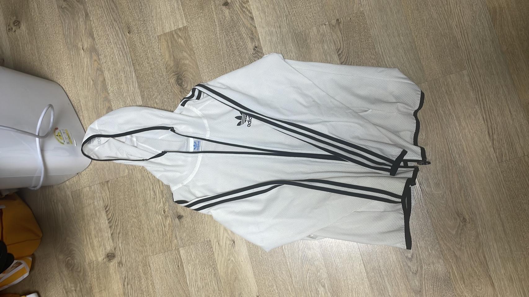 아디다스 바람막이