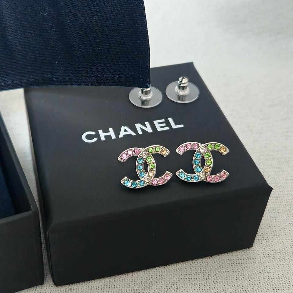 샤넬 귀걸이 레인보우 cc 업사이클링