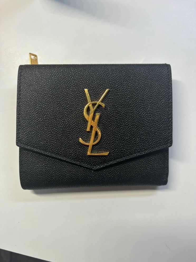 (정품)생로랑 모노그램 업타운 지갑