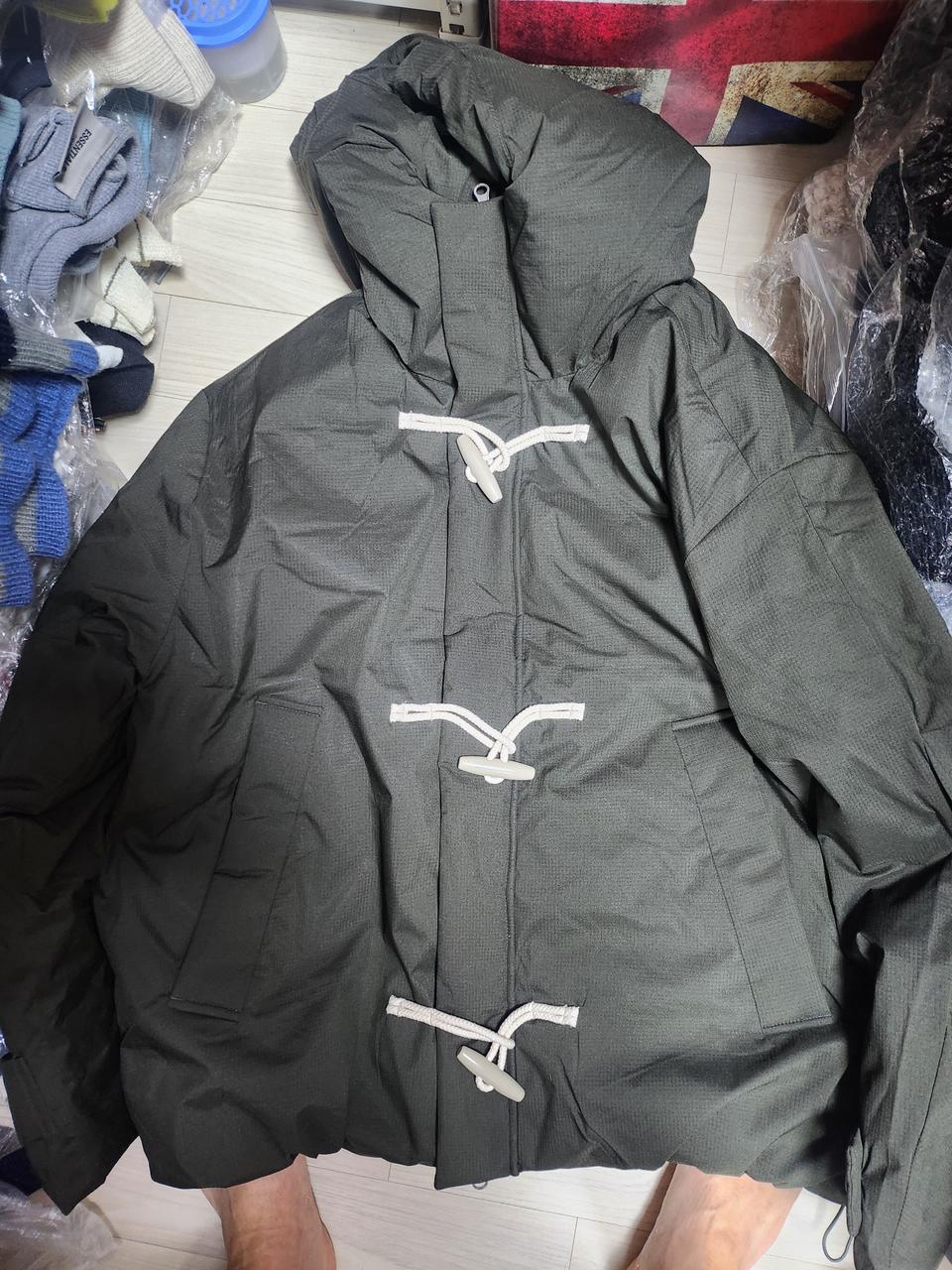 키뮤어 정품 더플 후드 카키 숏 패딩 105사이즈