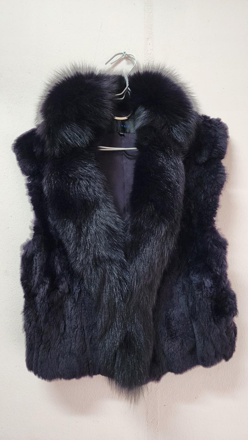 토끼 여우털조끼