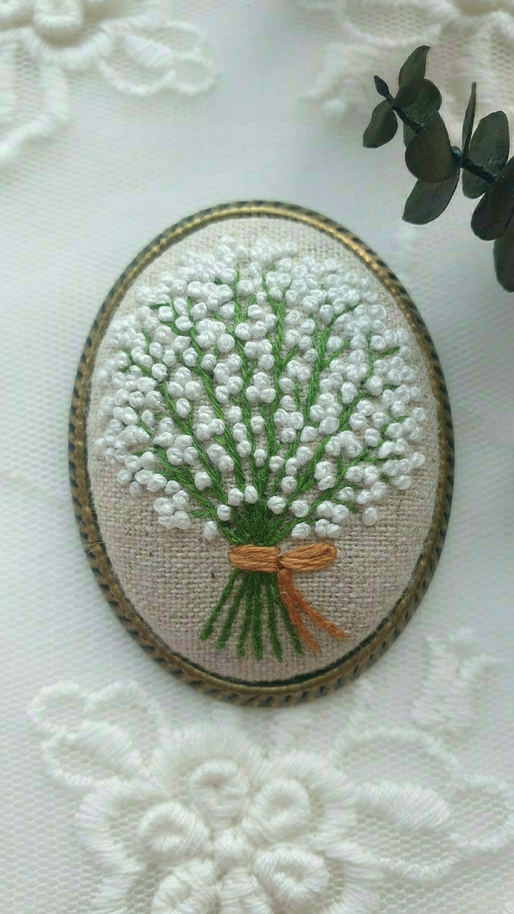 프랑스자수 브로치(안개꽃다발)