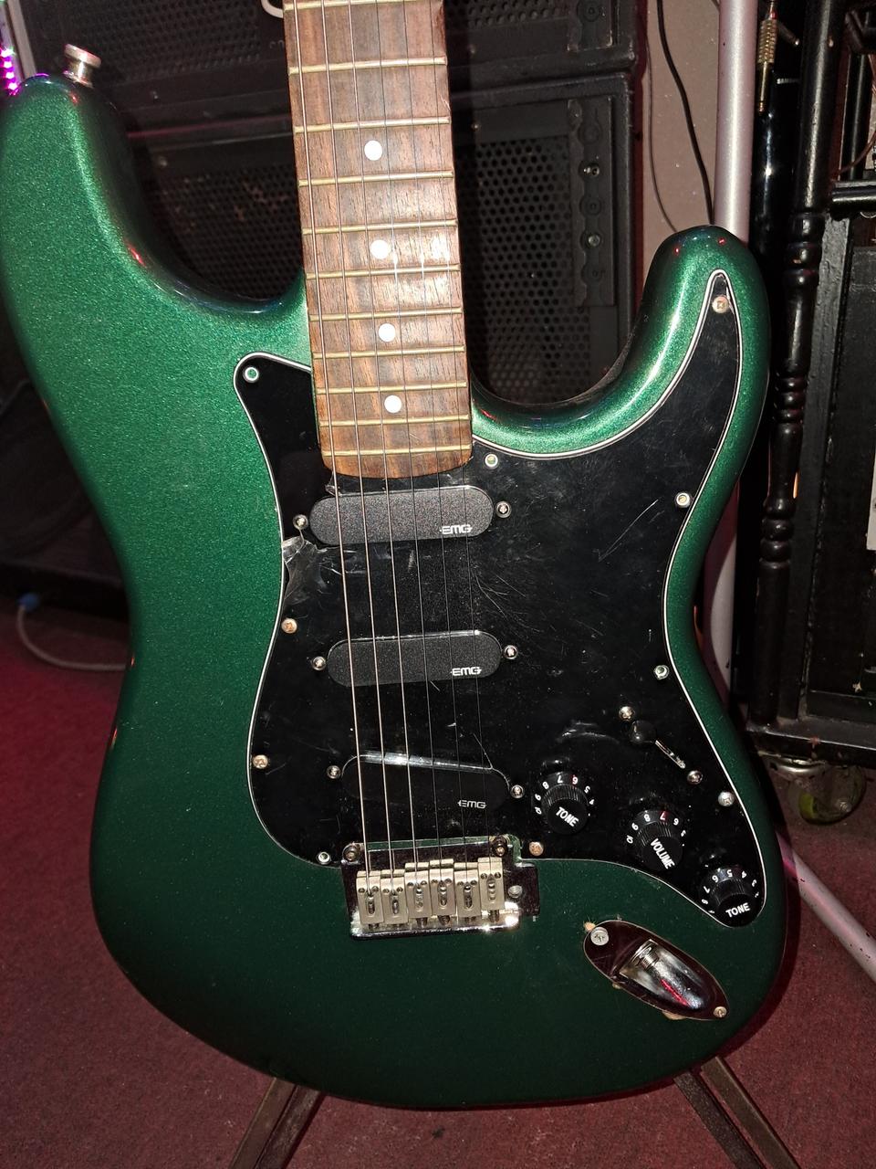 스콰이어 emg싱싱싱어셈블리일렉기타 팔아요