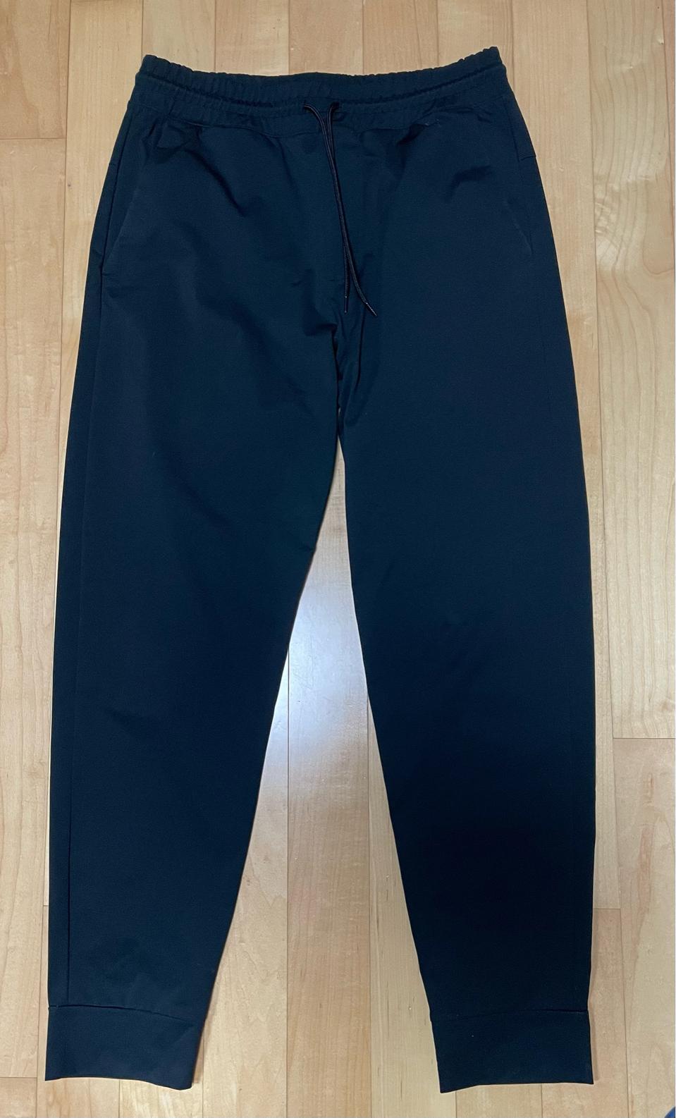 유니클로 울트라스트레치액티브 조거팬츠 M사이즈