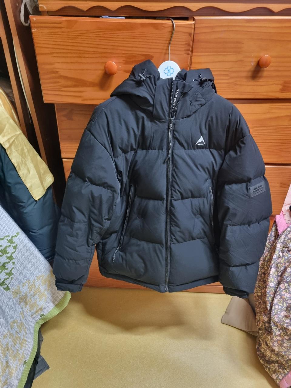 정품 네파 패딩 팝니다.