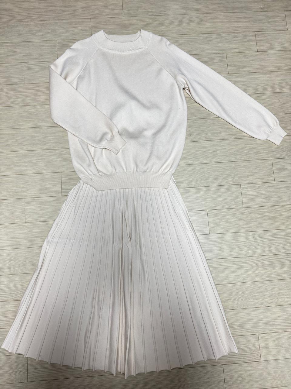 새상품 로로st 니트세트 플리츠스커트 롱치마 롱스커트 꾸안꾸 수입의류