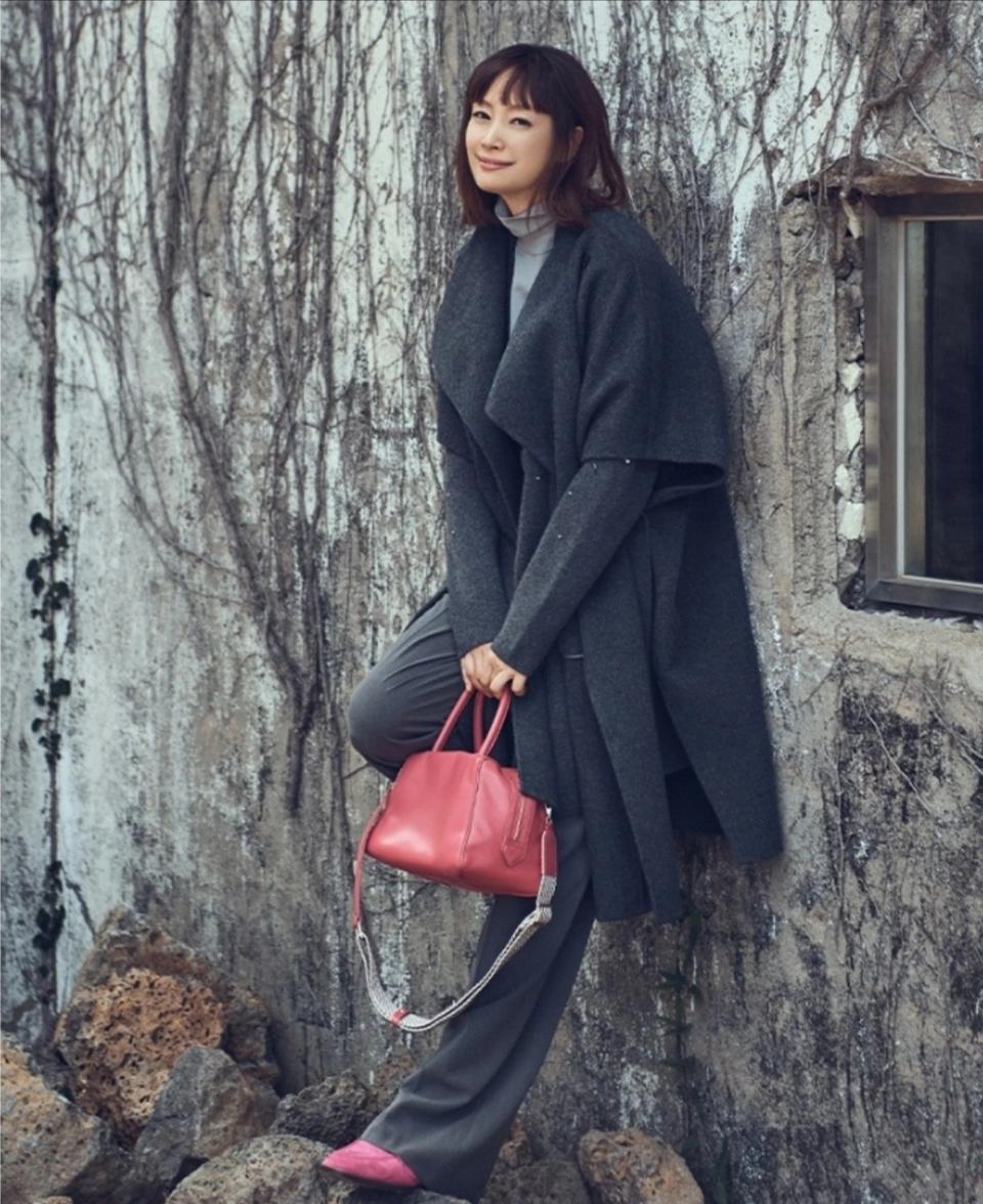 지스튜디오 케이프 판초 코트 판매합니다