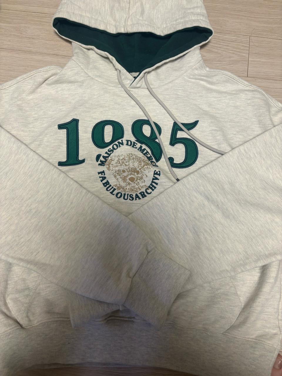 패블러스 아카이브 우먼즈 크롭 베어프렌즈 엠보자수 후드 오트밀