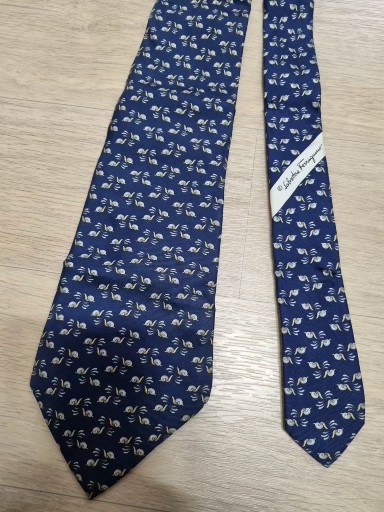 살바토레 페라가모 스네일 패턴 넥타이