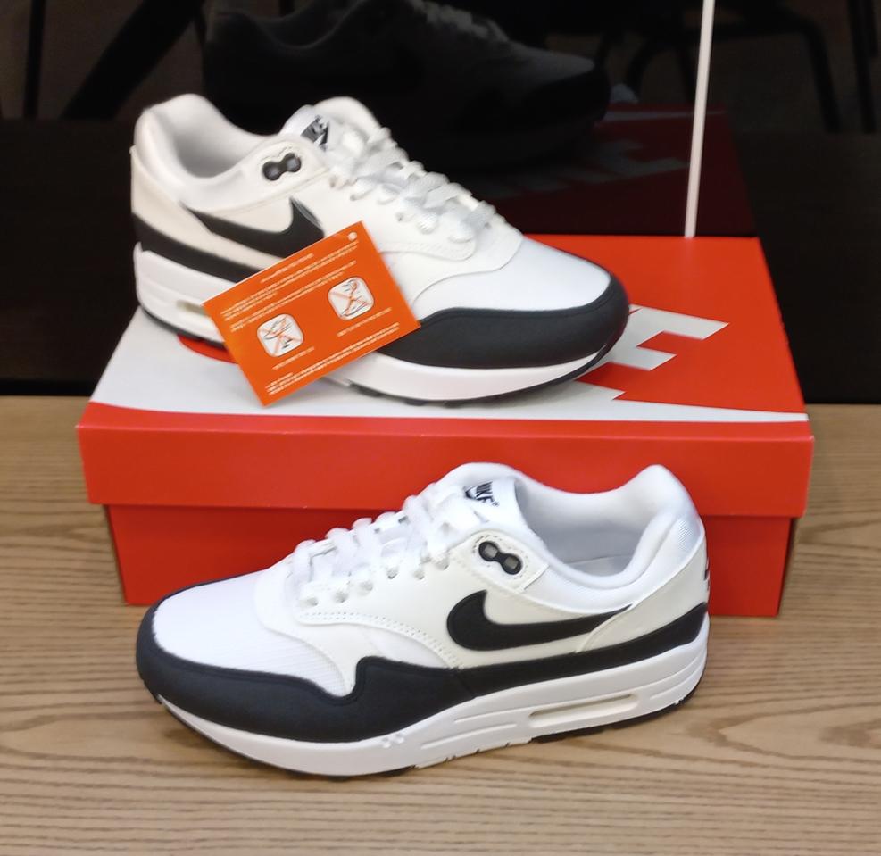 [새제품] 나이키 에어맥스 1 런닝화 240 사이즈