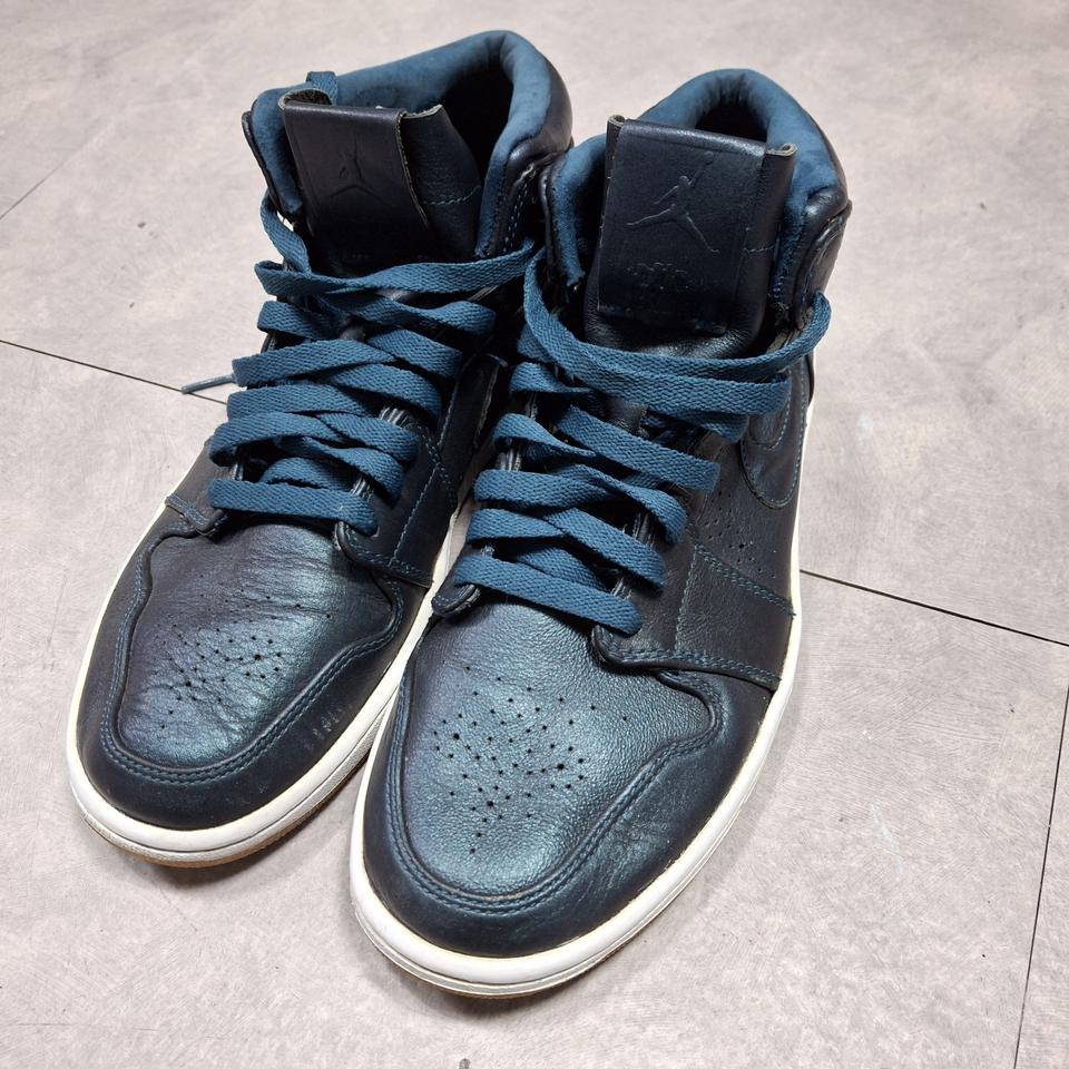 나이키 에어 조던1 미드 누보629151-404농구화 (275)