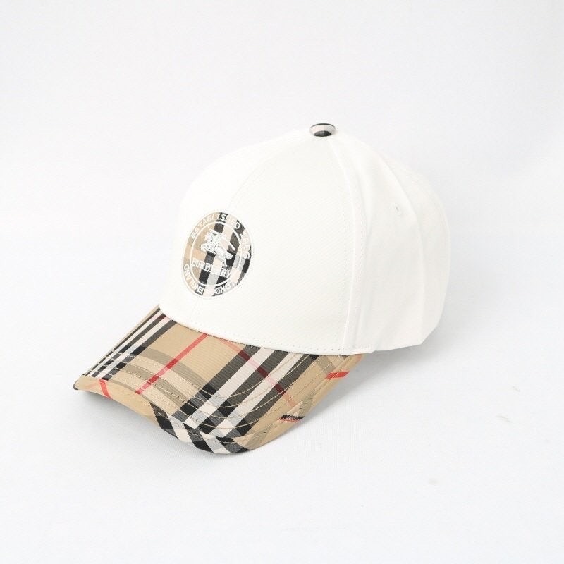 버 모자 화이트