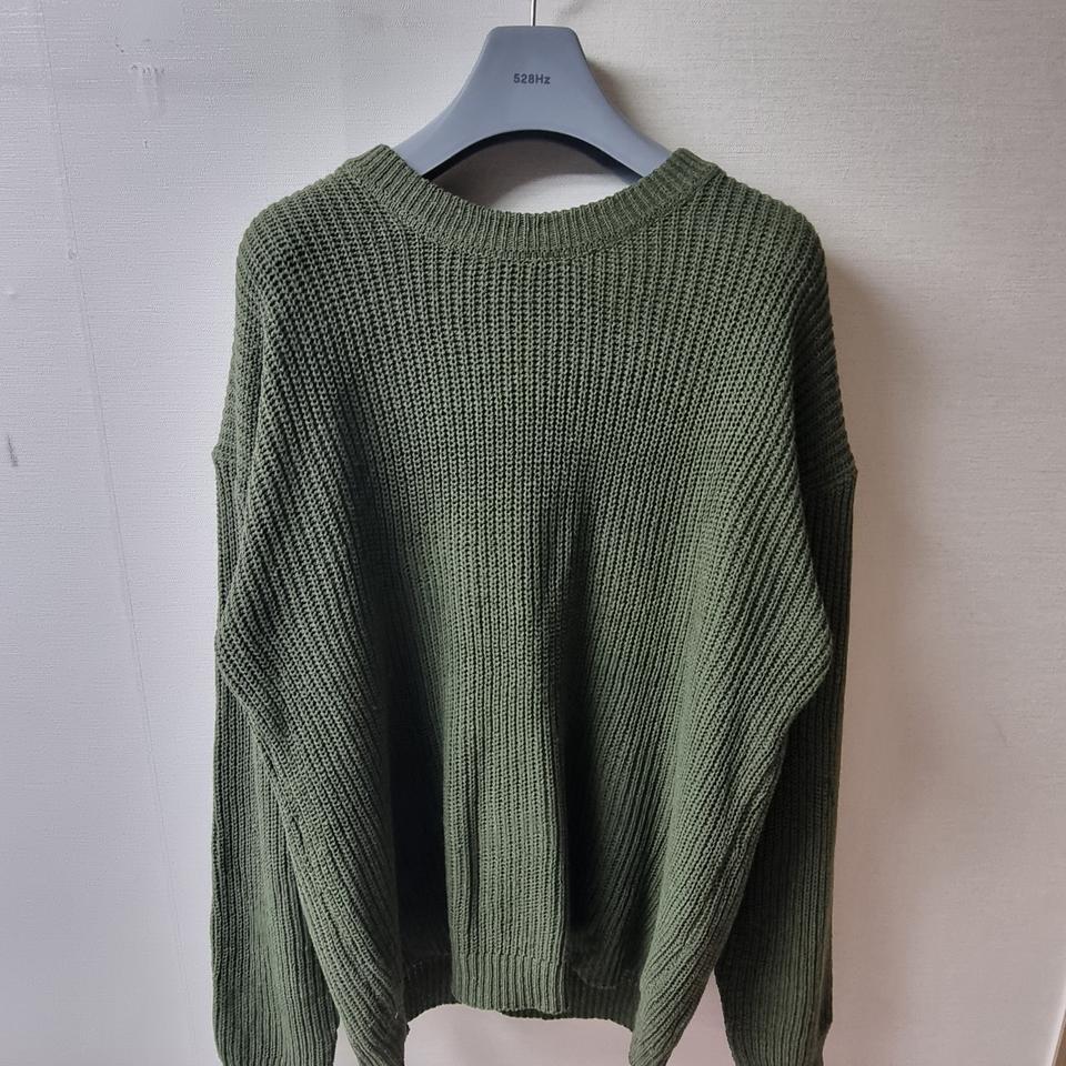 새상품 / 카키색상 라운드넥 스웨터 하찌짜임 루즈핏 남자니트