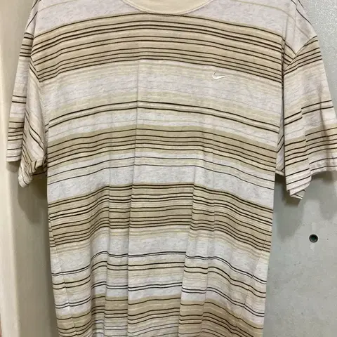 나이키 스트라이프 반팔 M