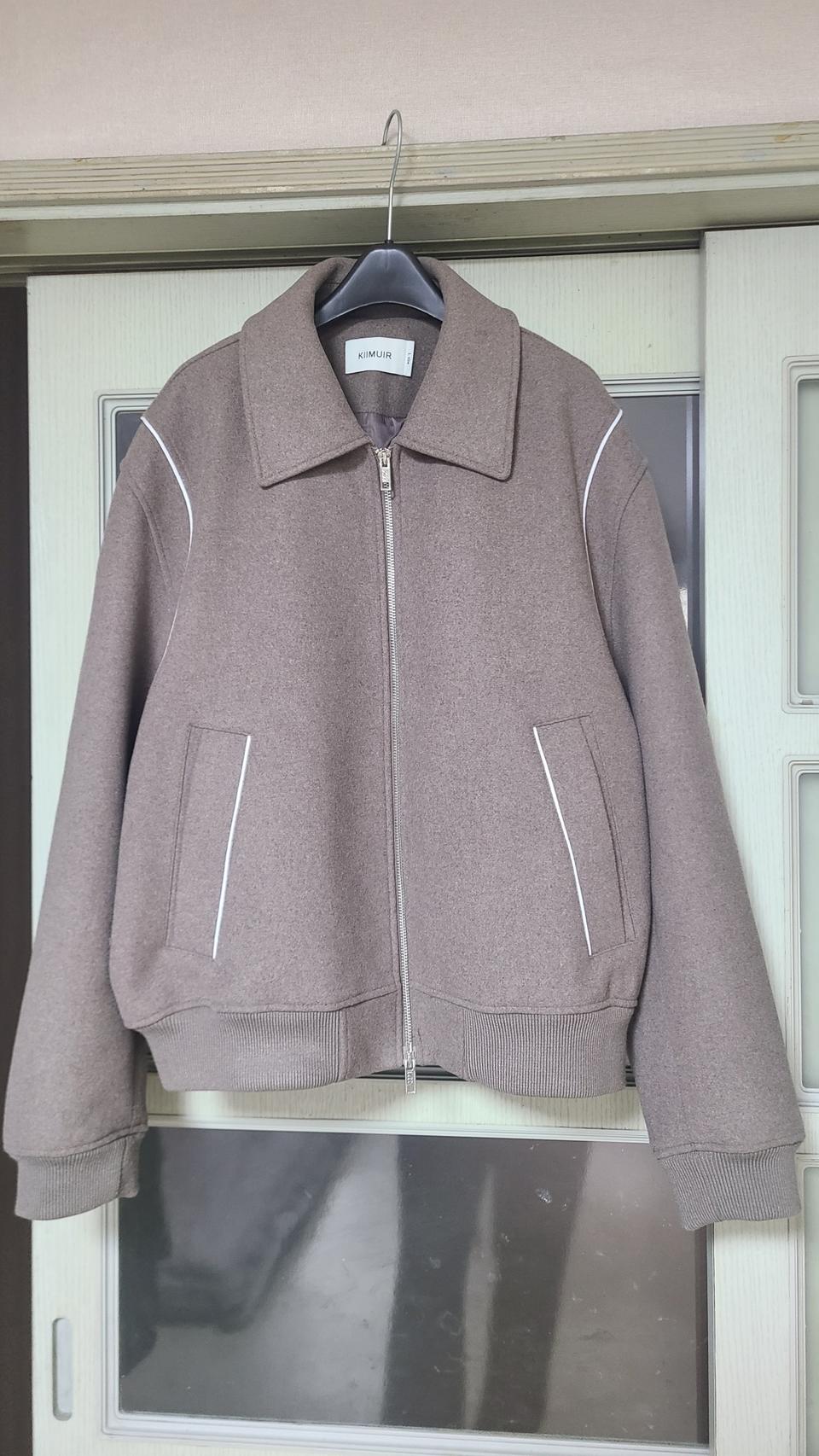 키뮤어 바시티 서플러스 울 자켓 라이트 브라운