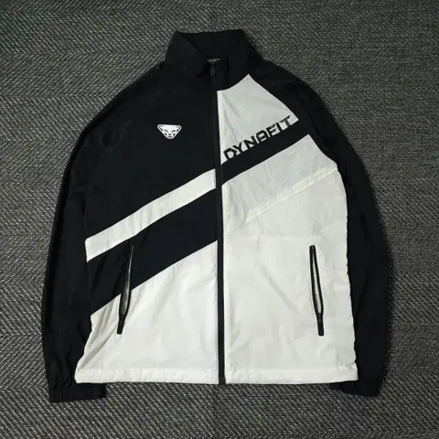 다이나핏 바람막이 L