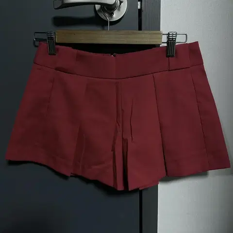 엘제곱 핀턱 반바지