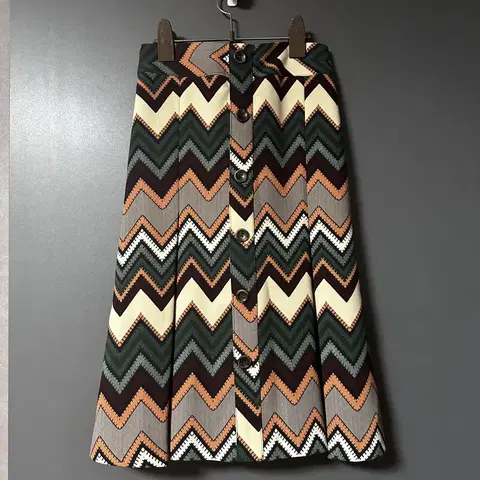 지오메트릭 스커트