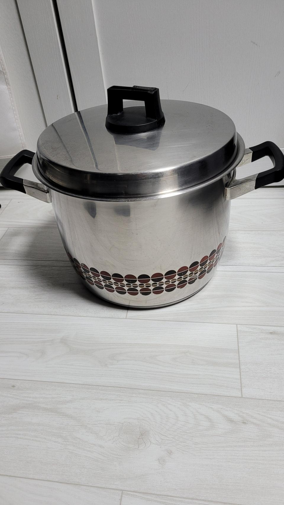 상세정보휘슬러 대형 곰솥 입니다엠보싱세로 뚜껑포함 24 cm지름