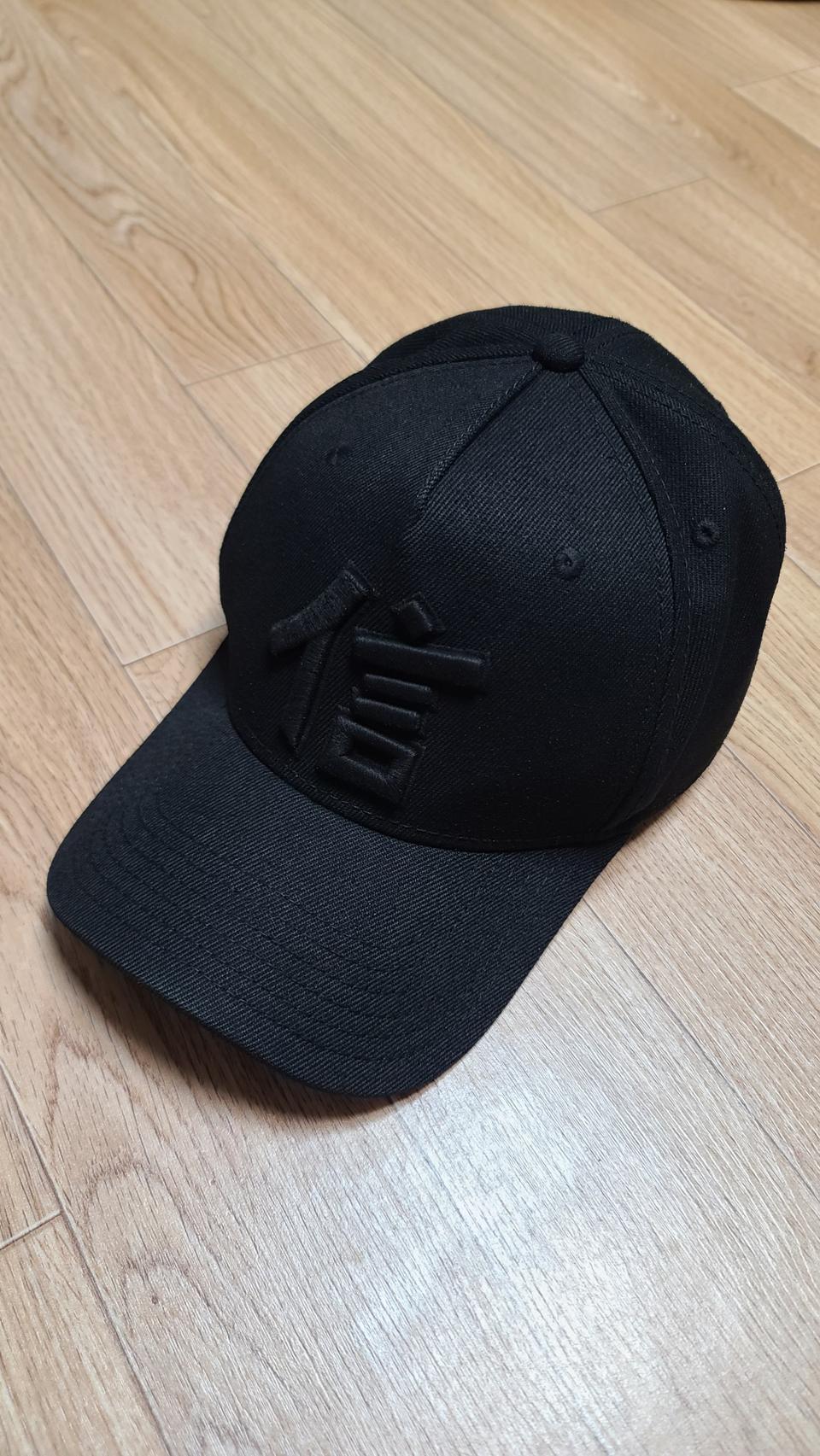 정품 디스퀘어드 믿을신 한자 블랙 모자 캡